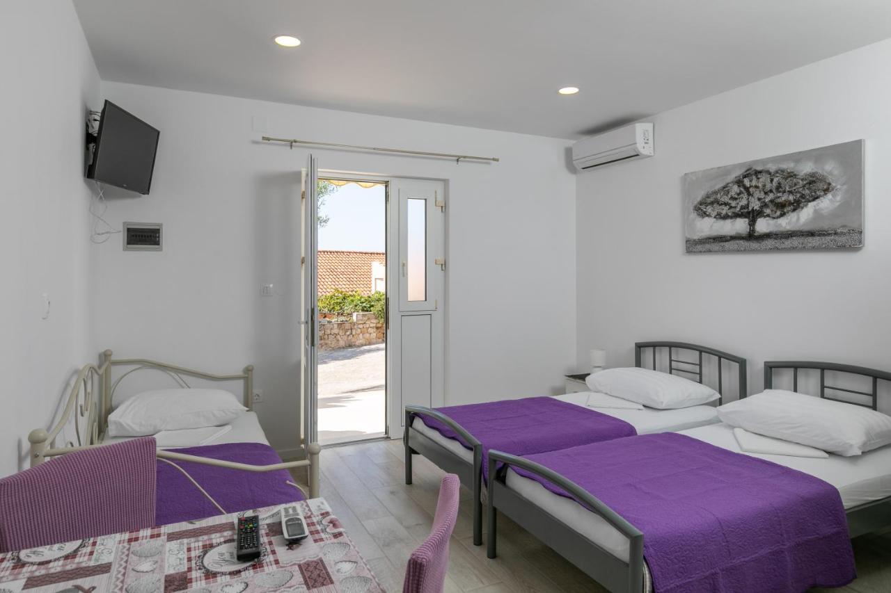 Apartments Karol & Mara 米利尼 外观 照片