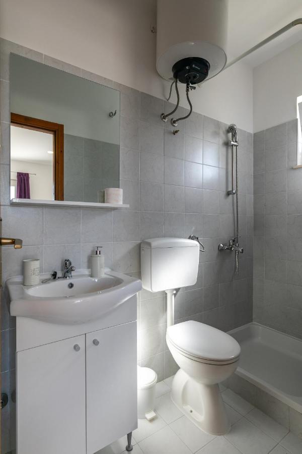 Apartments Karol & Mara 米利尼 外观 照片