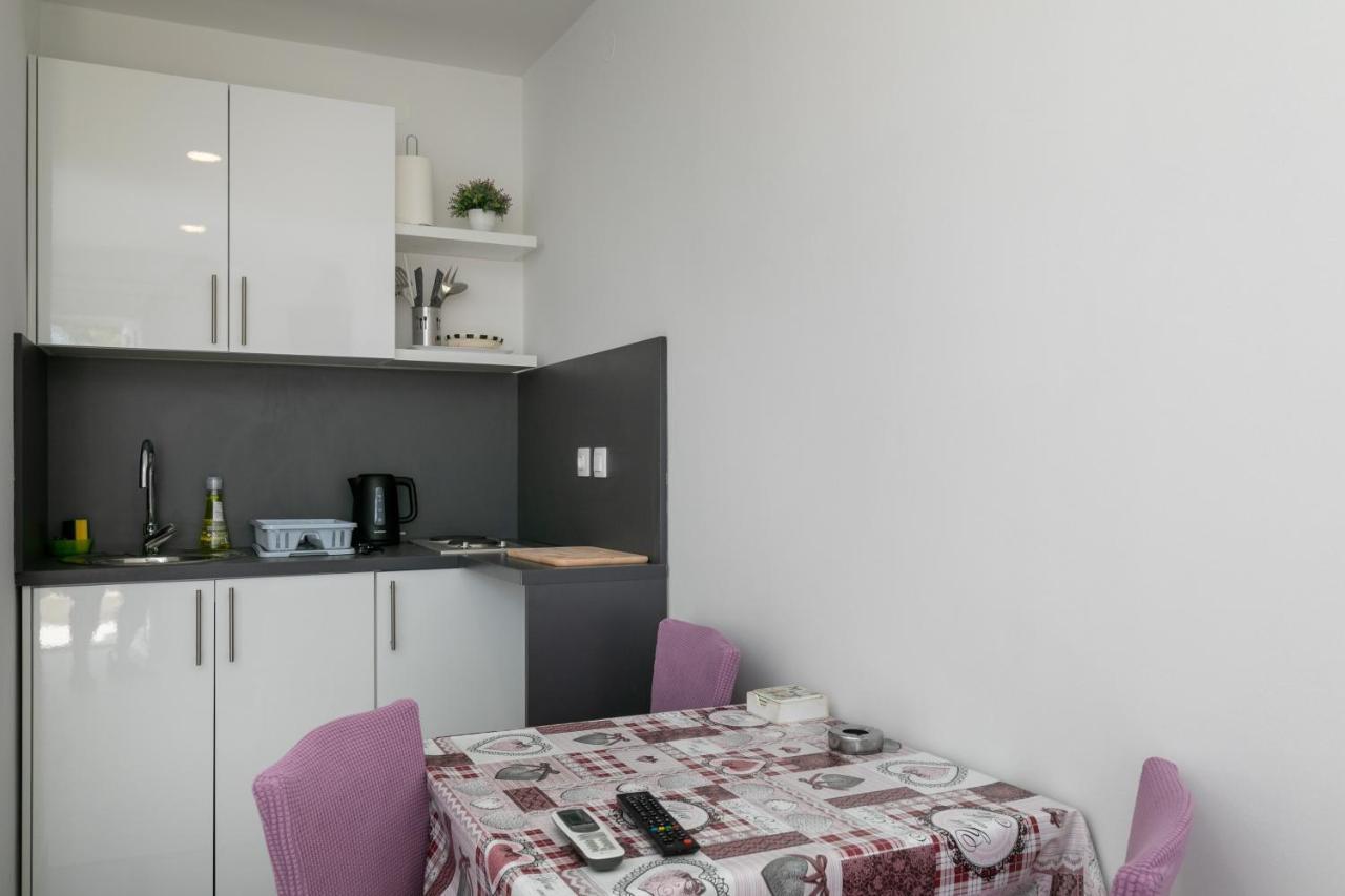 Apartments Karol & Mara 米利尼 外观 照片